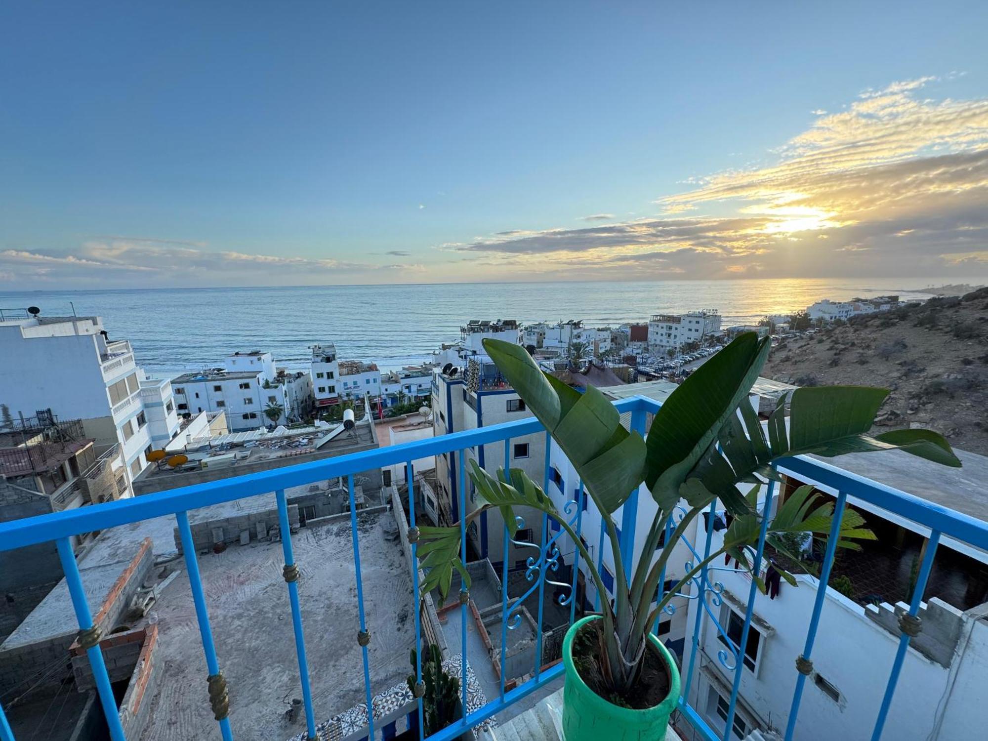 Jada Surf House
