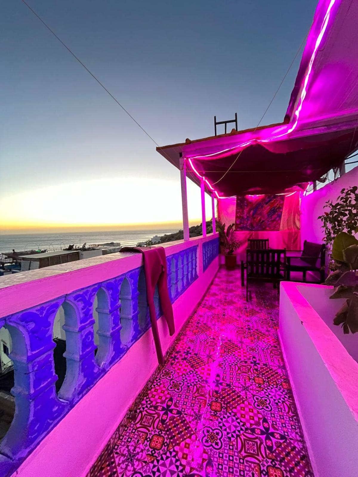 Jada Surf House